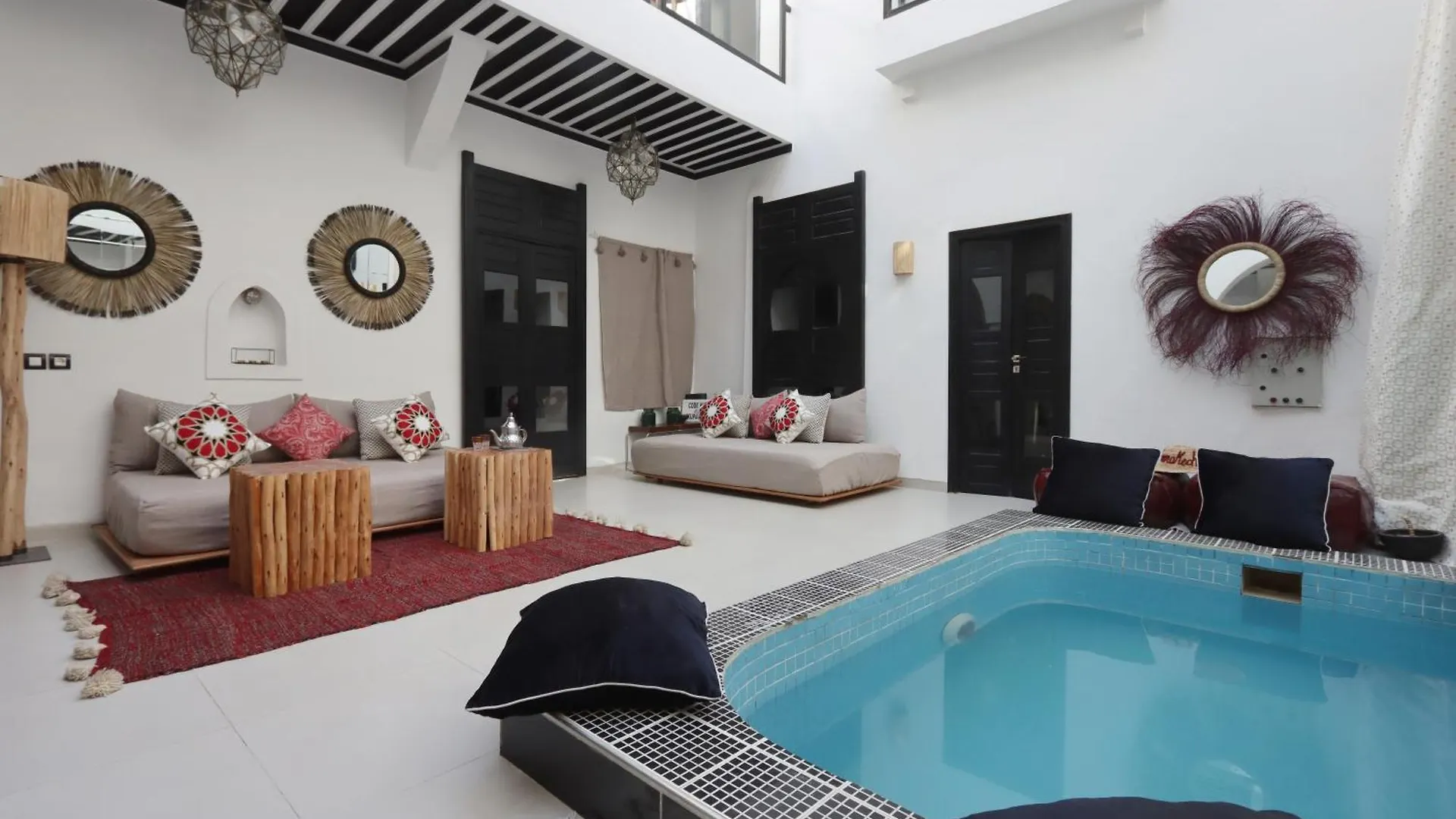 Riad Modern Bed & Breakfast Марракеш